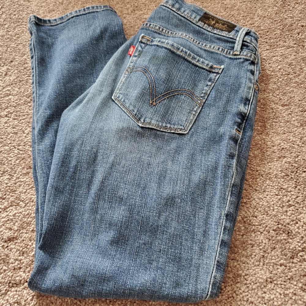 Levi's Petite Mid Rise Boyfriend Jeans